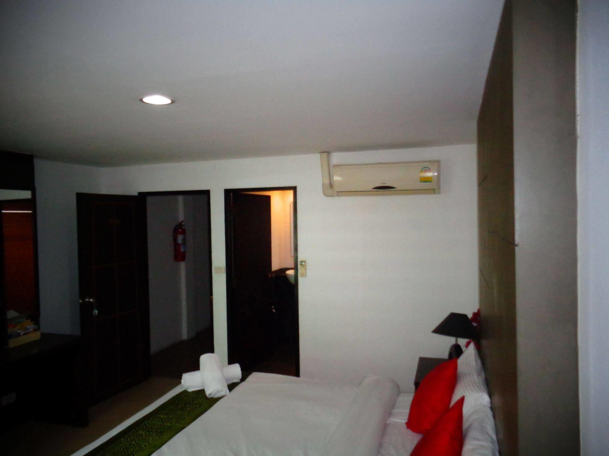 Bgw Phuket Hostel Patong Exterior foto